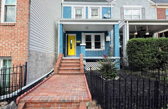 1714 E Street NE photos photos