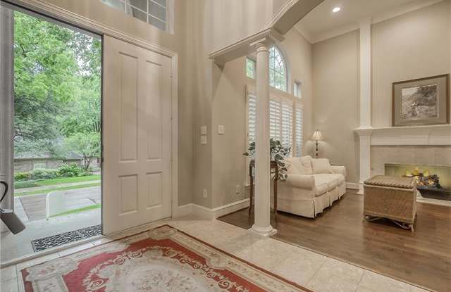 2800 Woodstream Lane Gallery 4