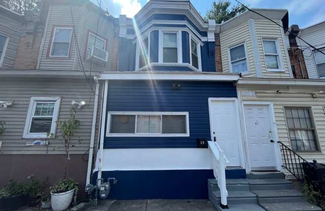 Renovated 3 Bedroom/1 Bathroom Home Available in East Camden! - 39 North 22nd Street, Camden, NJ 08105