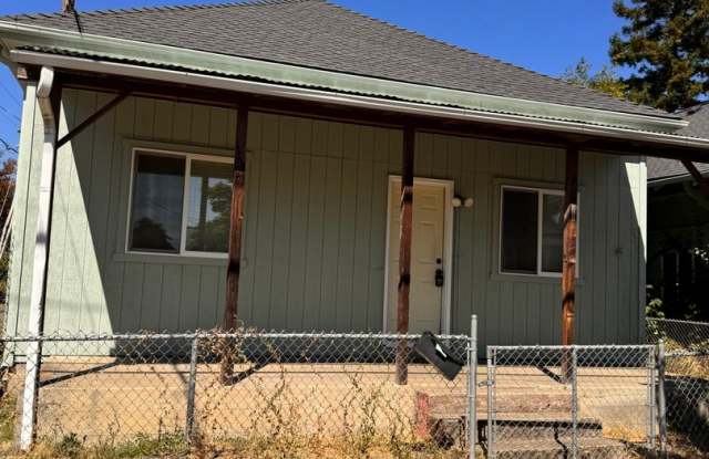 2 Bedroom House in SE Roseburg photos photos