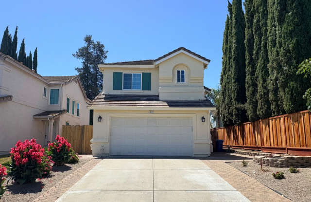 Cute 3 Bedroom 2.5 Bath Home in Brentwood - 1088 Glenwillow Drive, Brentwood, CA 94513