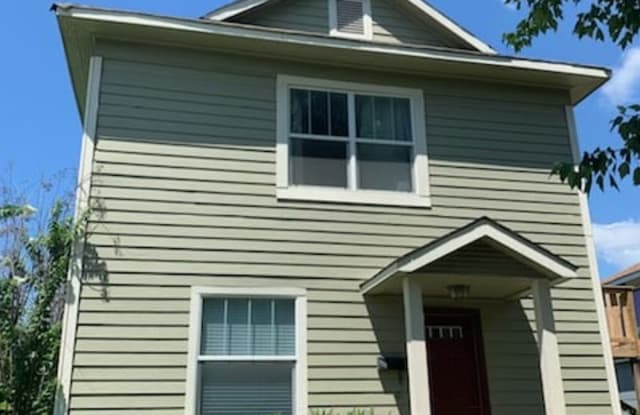 725 South Wyandotte Avenue - 725 South Wyandotte Avenue, Bartlesville, OK 74003