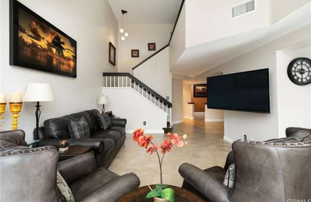 593 S Glenhurst Drive Gallery 3