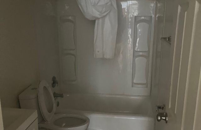 4045 Reading Rd photos photos