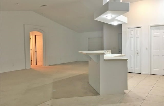 2221 SW 8th Place Gallery 3