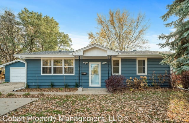 4517 W 84th St - 4517 West 84th Street, Bloomington, MN 55437