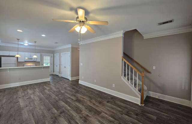 105 East Paces Drive - 1 Gallery 2