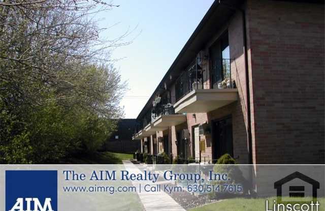 RENOVATED APARTMENT WITH IN-UNIT WASHER-DRYER & GARAGE PARKING! photos photos