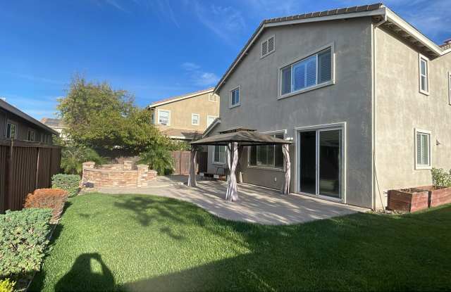 Spacious 5-Bedroom Home with Loft in The Rivers – $3,850/Month Gallery 3