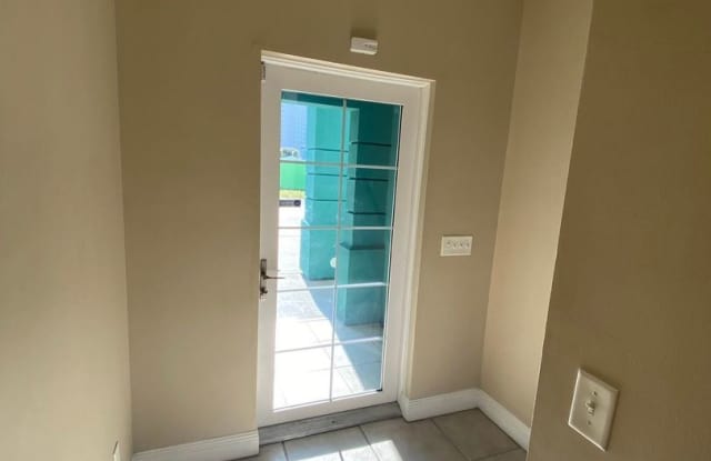 508 Dement Circle Unit #F Gallery 3