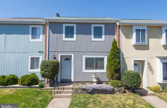 1017 KNIGHT LANE - 1017 Knight Lane, Herndon, VA 20170