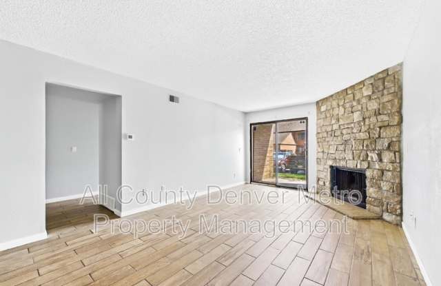 447 Wright St. Gallery 1
