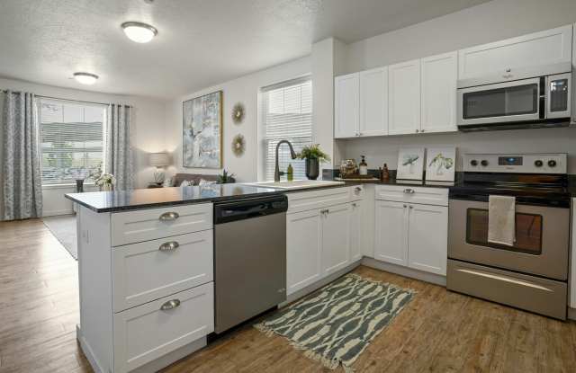 Ivy at Draper Age 55+ Apartment Homes Gallery 3