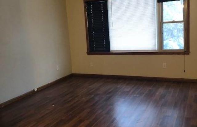140 Mississippi Pl NE Apt 1 Gallery 2