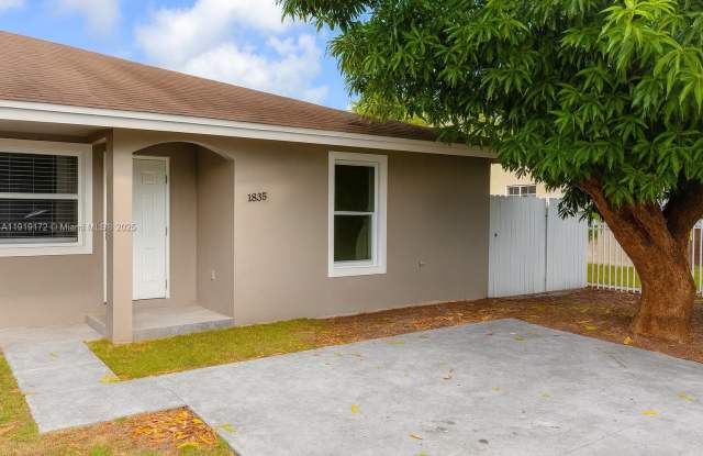 1835 NW 94th St photos photos