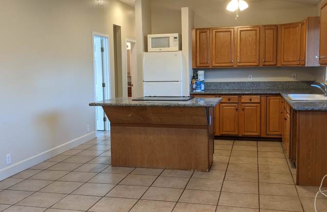 99-040 Upapalu Dr. #E, Apt E4 - 99-040 Upapalu Dr, Aiea, HI 96701