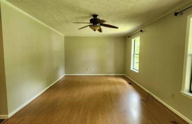 214 Ridgewood Rd. Gallery 3