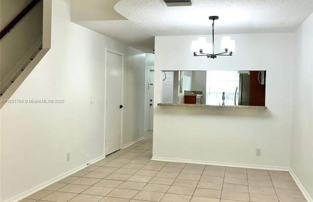 150 SW 96th Ter photos photos