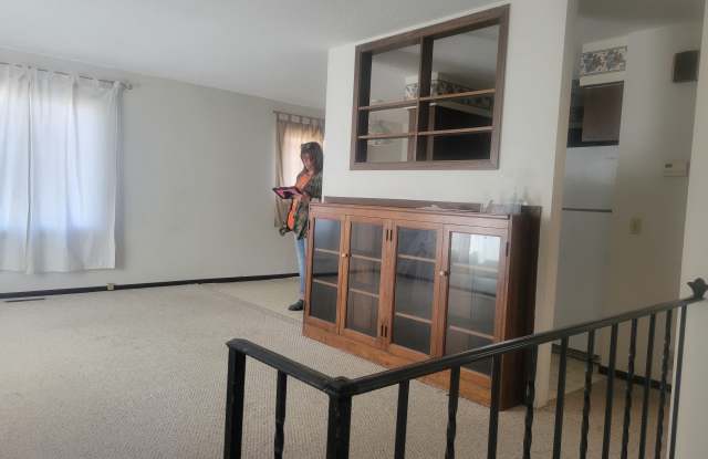 5335 6th St Ne - 5335 6th Street Northeast, Fridley, MN 55421