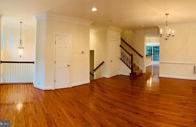 2094 HUTCHISON GROVE Court Gallery 3