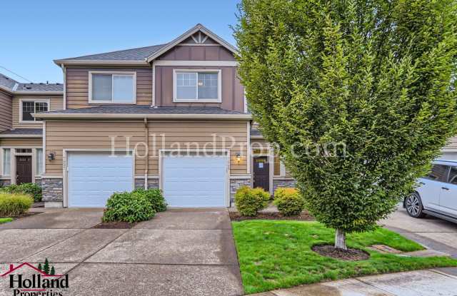 **REDUCED PRICE ** Beautifully Designed 3-Bedroom Home with Natural Light, Fireplace & Private Outdoor Space Gallery 3