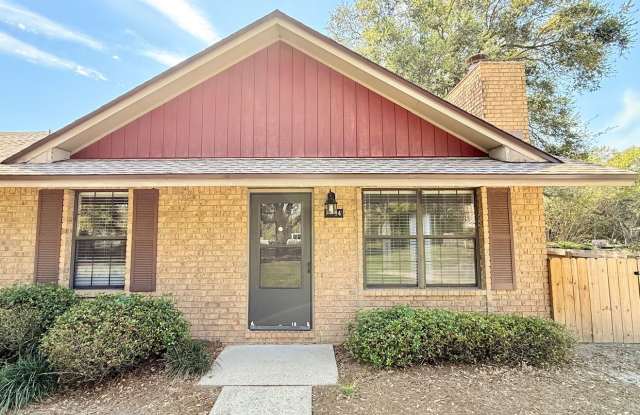 2-Bedroom Quadplex - Private Backyard photos photos