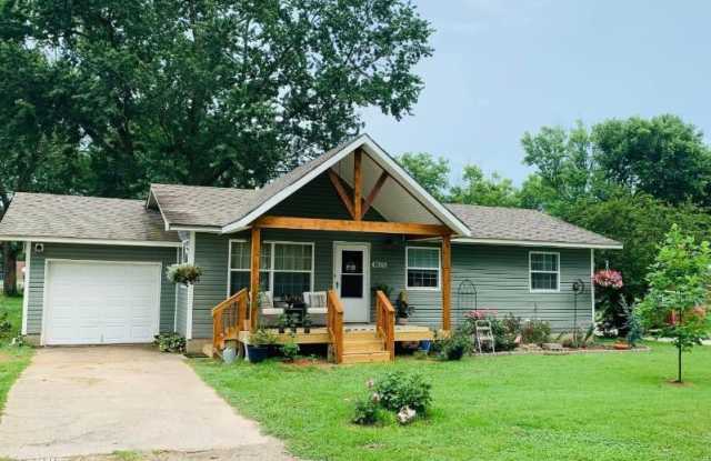 1825 Saint Louise Street - 1825 Saint Louise Street, Seneca, MO 64865