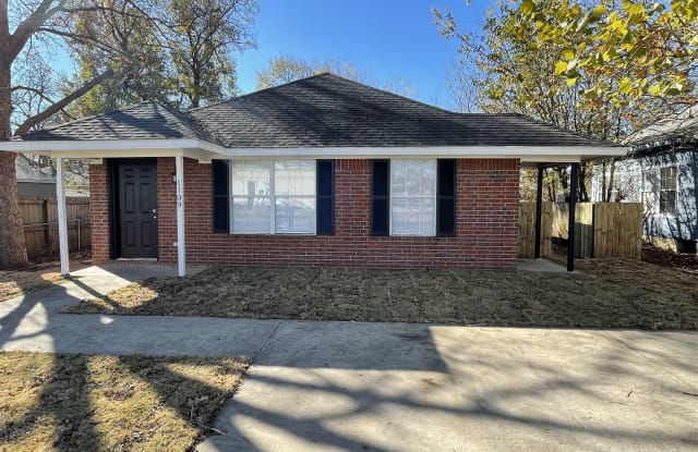 1109 West Arkansas Street - 1109 West Arkansas Street, Durant, OK 74701