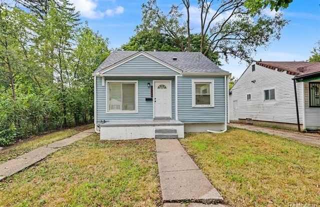 19341 Oakfield Street Gallery 1