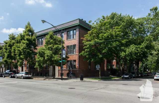 3856 North Southport Ave. Gallery 1