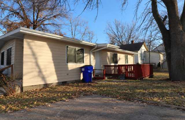 Spacious Duplex for Rent Gallery 3