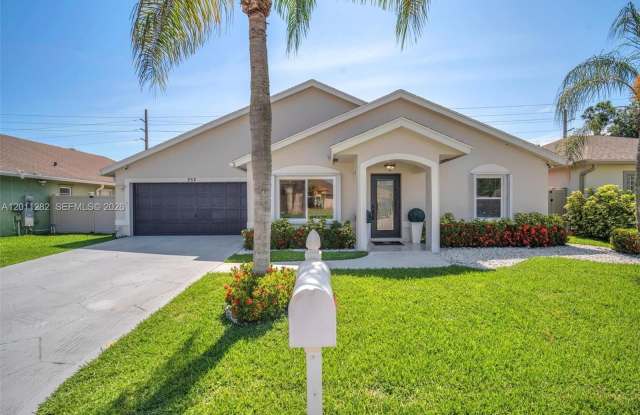 252 Malibu Cir photos photos