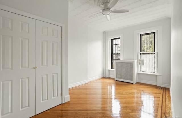 254 VANDERBILT Avenue Gallery 3