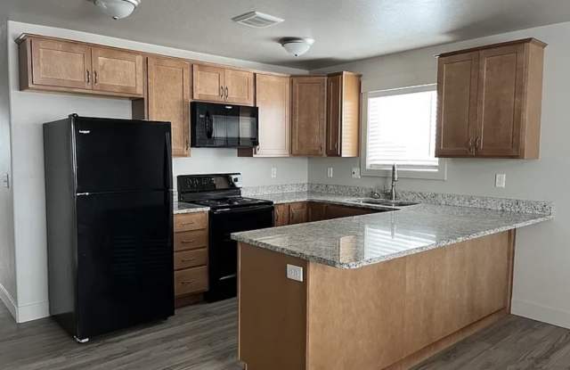 686 Caribou Street - 2 photos photos