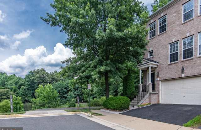 4455 MONMOUTH STREET - 4455 Monmouth St, Fair Oaks, VA 22030