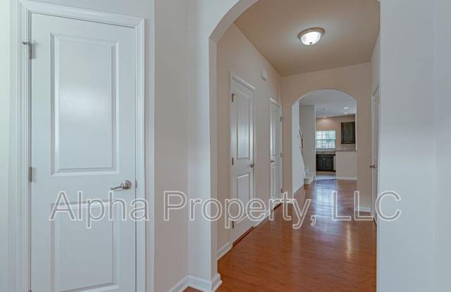 438 Christiane Way Gallery 2