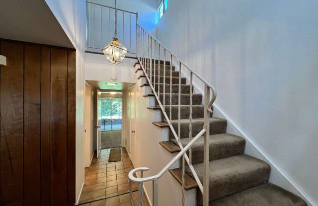 Spacious Home in Wonderful Davis Neighborhood! photos photos