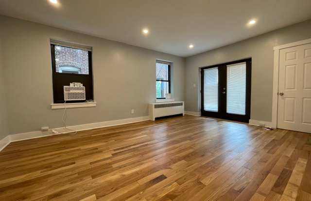 5635-5645 Hobart St. Gallery 3