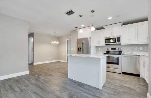 4319 W LA SALLE STREET Gallery 4