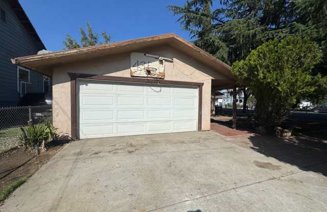 Charming 3 bedrooms 2 baths - 43 East Jefferson Street, Stockton, CA 95206