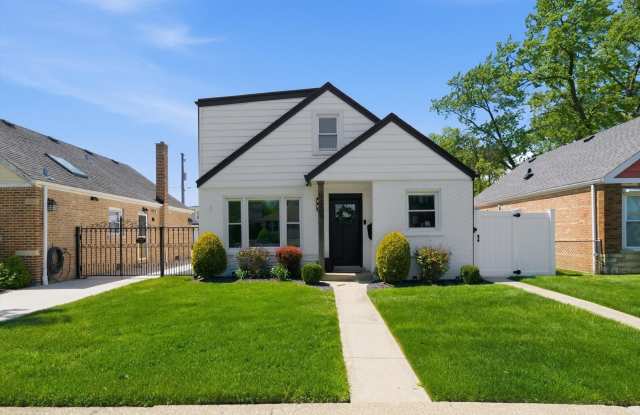 5204 S Oak Park Avenue - 5204 South Oak Park Avenue, Chicago, IL 60638 5204 S Oak Park Avenue - 5204 South Oak Park Avenue, Chicago, IL 60638