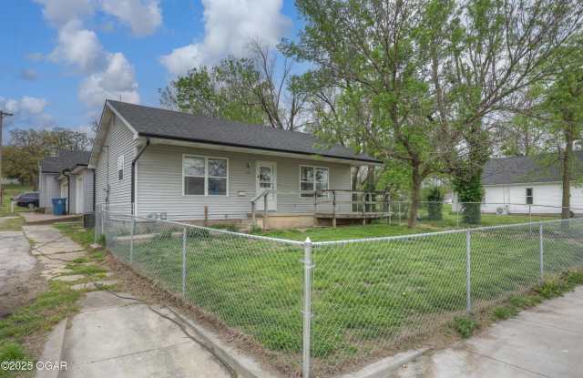 201 McKee Avenue - 201 McKee Avenue, Joplin, MO 64801 201 McKee Avenue - 201 McKee Avenue, Joplin, MO 64801