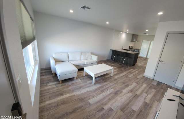 410 Hummingbird Dr Gallery 2
