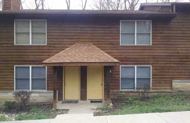 2 Bedroom, 1.5 bath Townhouse: Cedar Grove Townhomes! photos photos