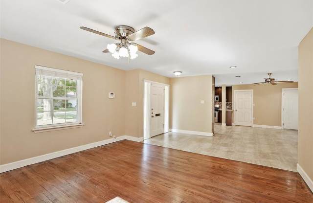 10038 Haddington Drive Gallery 3