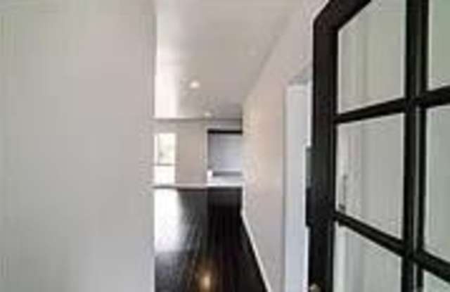 18826 Van Ness Avenue Gallery 4