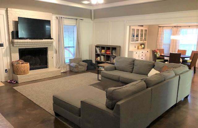 4704 N Meadow Ridge Circle Gallery 2