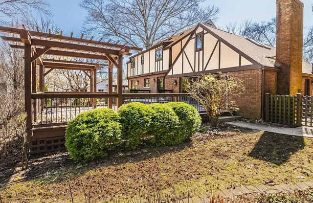 Large 5BR/3.5 Bath in Elm Heights. Available Now! Gallery 4