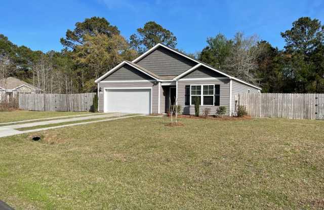 4 Bedroom 2 Bathroom House Available Now photos photos