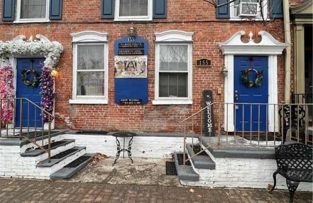 155 Main Street unit: 7 photos photos